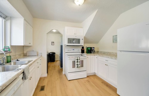 Huntington Casa | Walk to Ritter Park: Renovated Home Near Marshall!