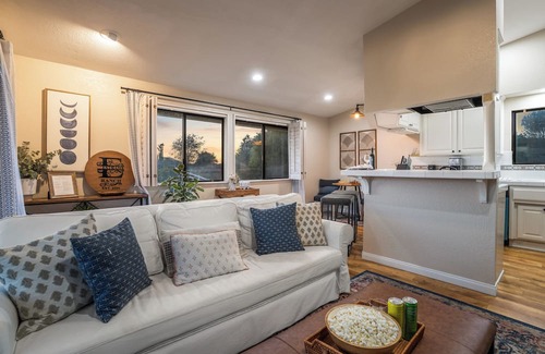 Rainbow CDP Casa | Scenic Deck w/Sunset Views & Dining Near Temecula Wineries | Estrada Ranch