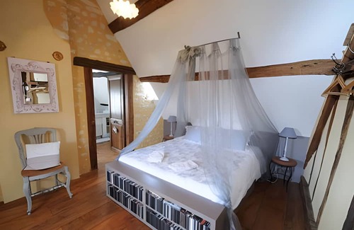 Saint-Germain-des-Grois Cama Y Desayuno | Cosy guest house - relaxation, games and conviviality