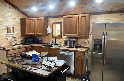 Mize Cabina | New 20-Acre Cabin Escape, Trail to Licking River, Close to Cave Run Lake Fun