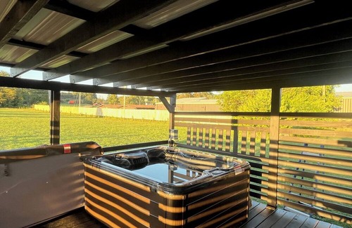 Mize Cabina | New 20-Acre Cabin Escape, Trail to Licking River, Close to Cave Run Lake Fun