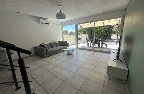 Chateau-Arnoux-Saint-Auban Cabina | Modern, air-conditioned and private barbecue