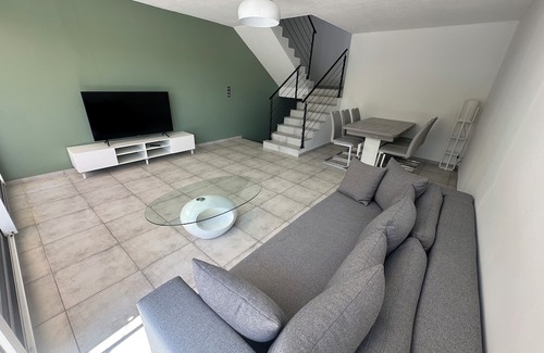 Chateau-Arnoux-Saint-Auban Cabina | Modern, air-conditioned and private barbecue
