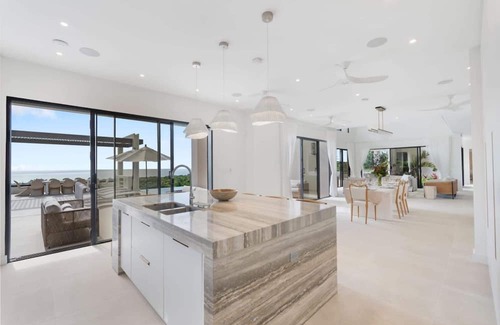 Reeds Bay Villa | Above the Clouds - 4 bedroom