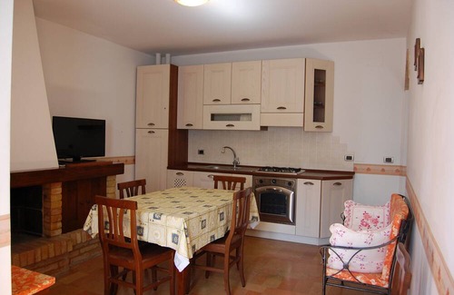 Appignano Casa | Vacation home of 7 apartments garden, swimming pools common lounge.Suitable for groups