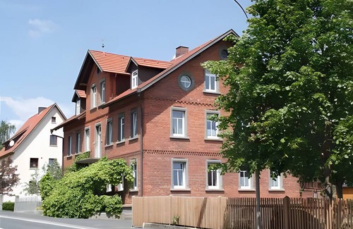 Fladungen Apartamento | Apartment 'Ferienwohnung Lok Bockele, 105qm' with Shared Garden