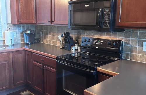 Westmore Cabaña | Beautiful cottage overlooking Lake Willoughby with lake access