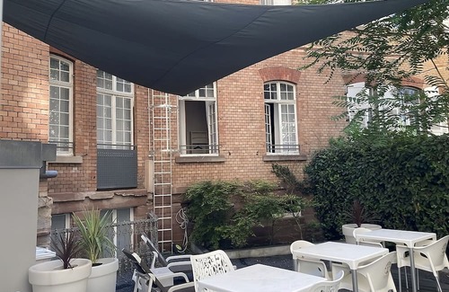 Contades Hotel | Make Your Trip More Enjoyable! Near Place du Marché Gayot! Pets are Allowed!