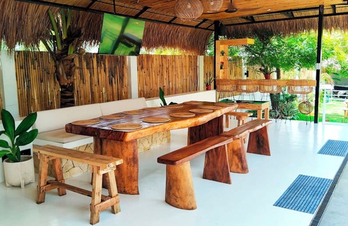 Basdiot Villa | Private Villa in Moalboal with Pool, Jacuzzi, BBQ & Gym