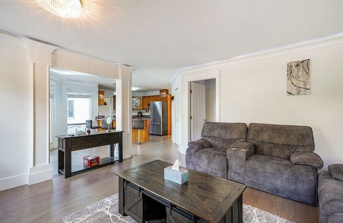 Fleetwood Casa | Enjoyable 4-bedroom house with AC in Surrey
