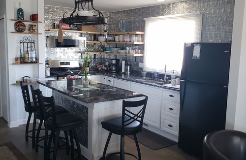 Amherstburg Cabaña | .Welcome to Lakewood Moon . on a sandy beach near Amherstburg Ontario,