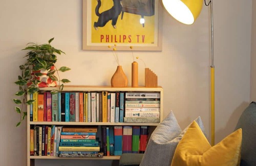 Peterborough Casa | The Shark Haus Summar