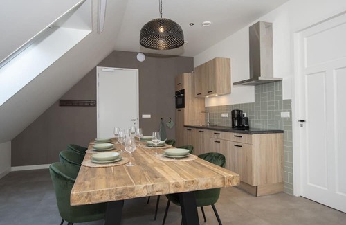 Leidschendam Apartamento | Luxury hotel rooms, possibly with farmer's breakfast!
