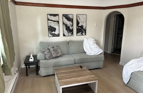 Burley Apartamento | Cozy 2-bedroom apartment in welcoming Burley with AC