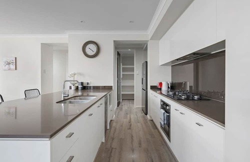 Mango Hill Apartamento | Spacious 4BR Family Home Comfort in Mango Hill