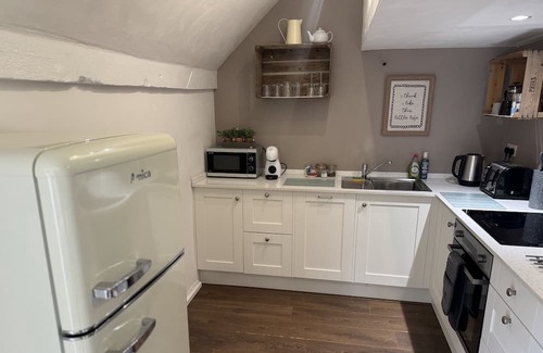 Lechlade Cabaña | The Dairy Cotswolds Cottage Farm Stay With Pool