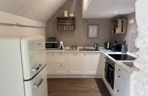 Lechlade Cabaña | The Dairy Cotswolds Cottage Farm Stay With Pool