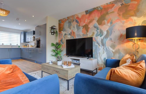 Bourne Casa | Stylish 3BR Stay in Bourne with Parking
