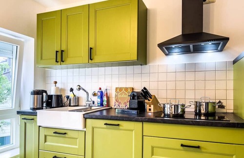 Deggendorf Apartamento | Beautiful flat with parking and kitchen for 4