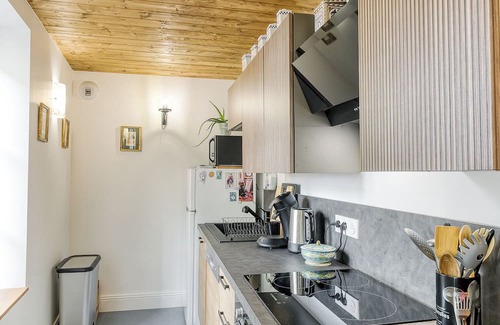 Trevoux Apartamento | Vrbo Property