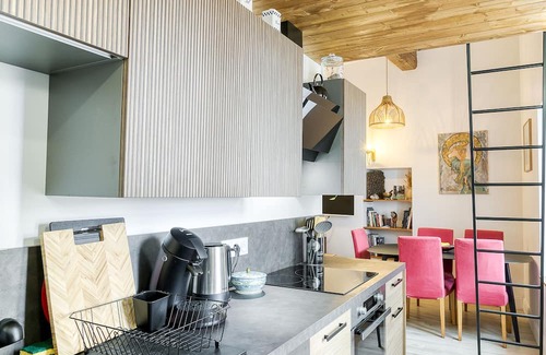 Trevoux Apartamento | Vrbo Property
