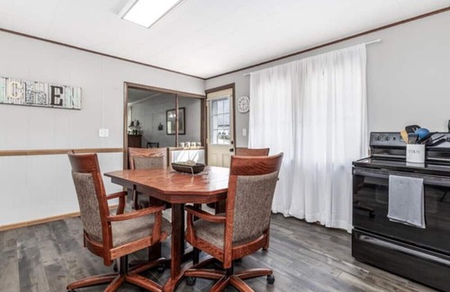 Shullsburg Apartamento | The Country Farmhouse | A&D Rise Getaways