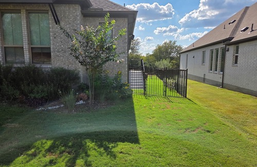 Cedar Creek Apartamento | Charming NEW studio in an upscale neighborhood.