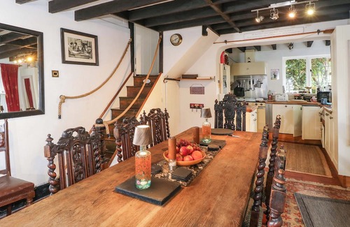Hamble-le-Rice Casa | THE OLD HOUSE, pet friendly, character holiday cottage in Hamble