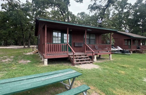 West Tawakoni Cabina | Captains Cabin