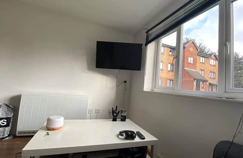 Lea Bridge Apartamento | MODERN 1 Bedroom Ground Floor Flat