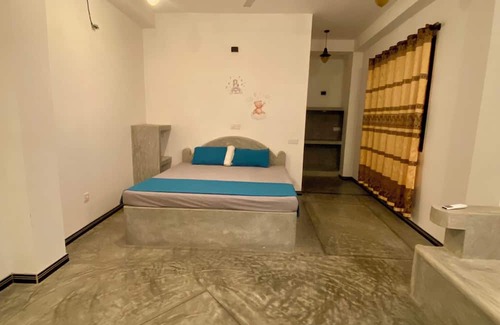 Unawatuna Hotel | 6-bedroom hotel in wonderful Unawatuna with AC and non AC