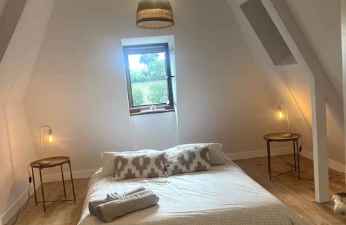 Saint-Avit-Senieur Casa | Marvellous 8-bedroom, 12 bed, house in centre of historic village