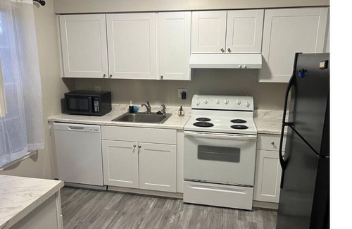 Germantown Casa | 3-bedroom townhome in delightful Germantown with AC