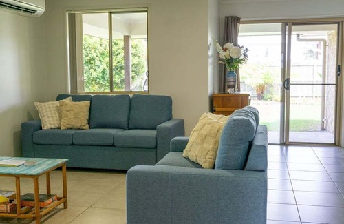 Tin Can Bay Casa | Welcome to "Tinnie Retreat"