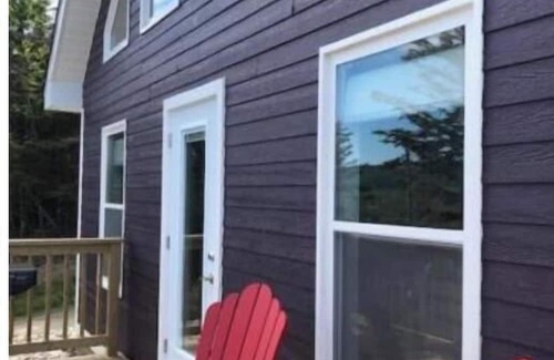 Rocky Harbour Chalet De Esquí | Executive Living in our Purple Three-Bedroom Chalet