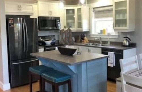Rocky Harbour Chalet De Esquí | Executive Living in our Purple Three-Bedroom Chalet