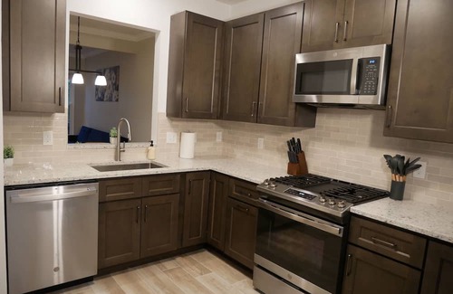Potomac Falls Casa | Cozy 3BR townhome with parking near Dulles Airport