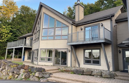 Sainte-Marguerite-du-Lac-Masson Chalet De Esquí | Panoramic view of Lac Masson. A lot of activities! Rental 31 days and more