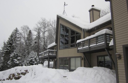 Sainte-Marguerite-du-Lac-Masson Chalet De Esquí | Panoramic view of Lac Masson. A lot of activities! Rental 31 days and more