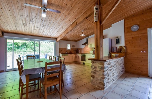 Gornac Casa | Charming Holiday Home in Gornac with Swimming Pool