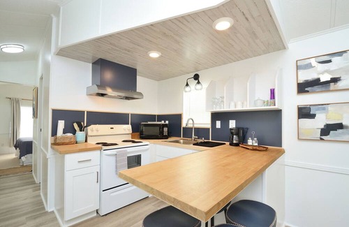 Winter Garden Casa | Just Renovated! Cozy 2BR Close to Disney