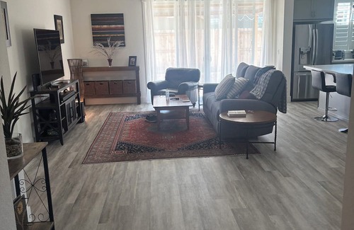 Turlock Casa | Charming 1-bedroom with private bathroom in delightful Turlock Ca.