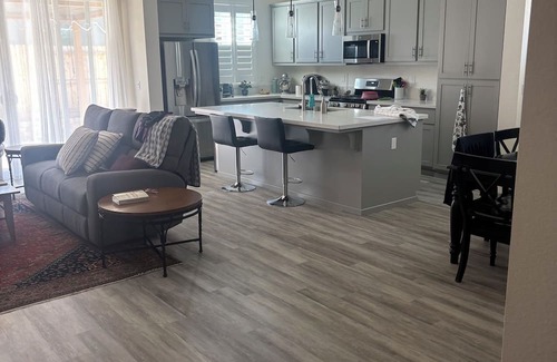 Turlock Casa | Charming 1-bedroom with private bathroom in delightful Turlock Ca.