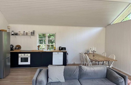 Yderby Casa | Family Vacation home 1 minute from Beach