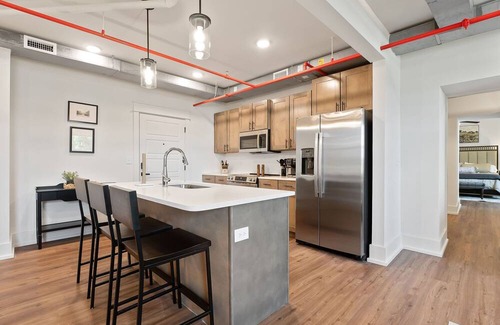 McMinnville Condominio | Stay in the spacious 2BR Squad Room in McMinnville, TN!