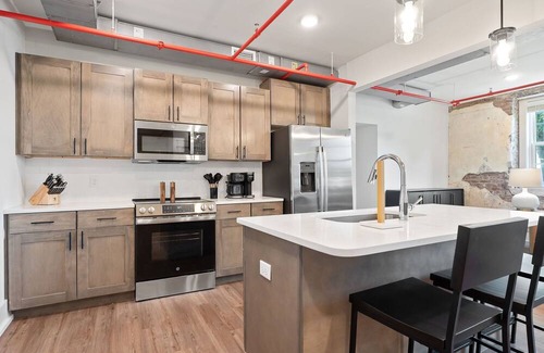 McMinnville Condominio | Stay in the spacious 2BR Squad Room in McMinnville, TN!
