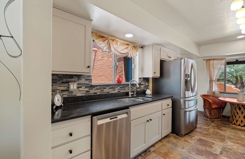 Tubac Casa | Country club living with private pool and hot tub.