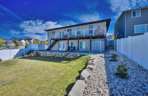 Bluffdale Casa | Modern Home with Beautiful Views!