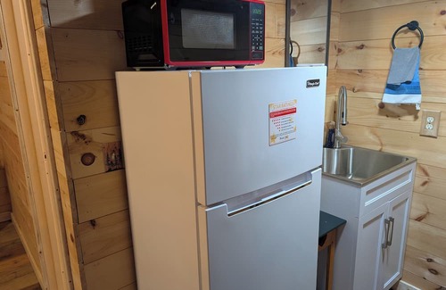 Spurlockville Cabina | Horse Creek Cabins - Creekside Cabin near Ivy Branch
