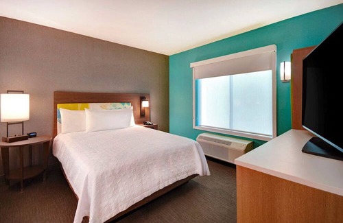 Downtown Tucson Hotel | Perfect Spot for Unwinding! Outdoor Pool, Pet-Friendly Property, Free Breakfast!
